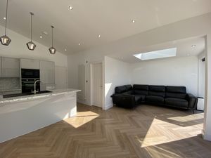 Lounge- click for photo gallery